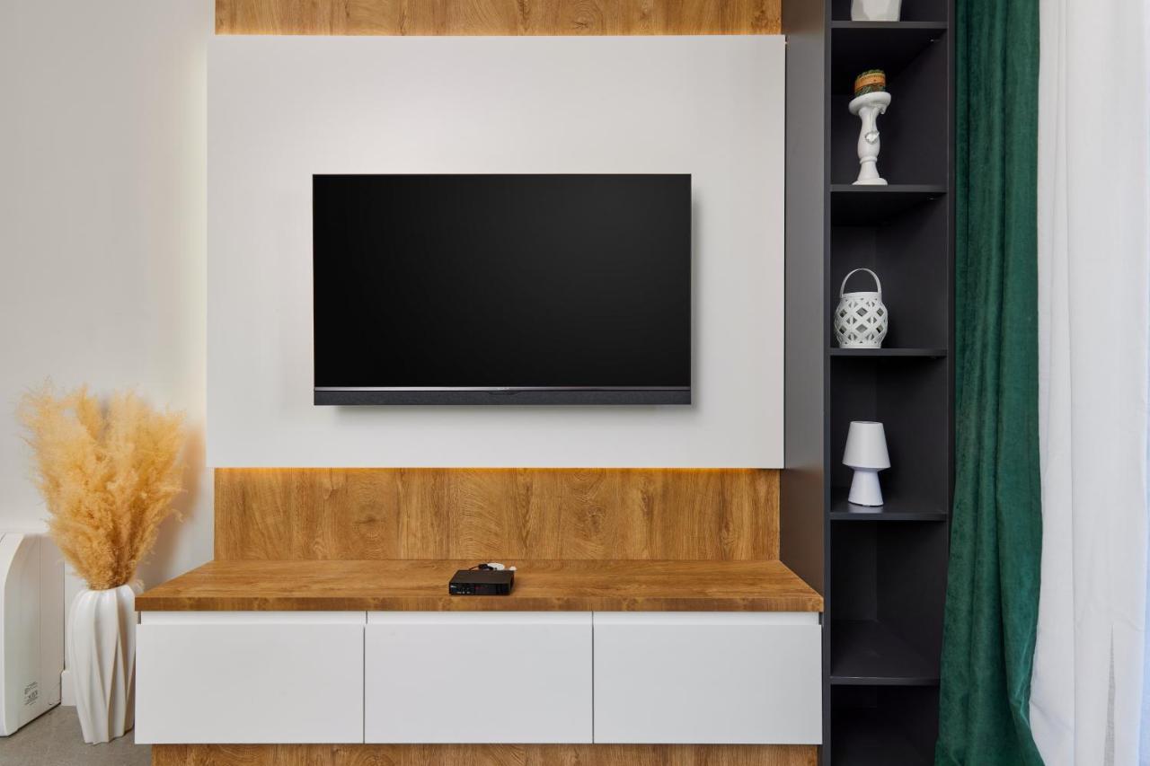 Bjelica Rental Apartments - Nela Apartment Tivat Zewnętrze zdjęcie